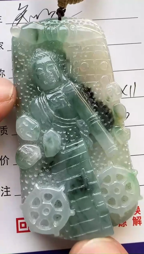 翡翠未镶嵌颈饰感****?翡翠颈饰