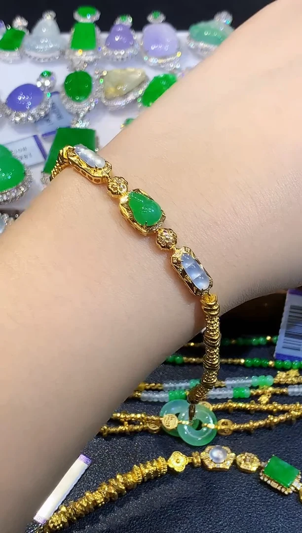 18K金镶嵌手链翡翠YY多样性发其一