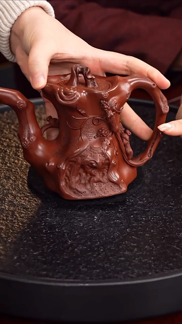 茶壶紫砂朱持平松鼠葡萄桩62 红皮龙 300毫升