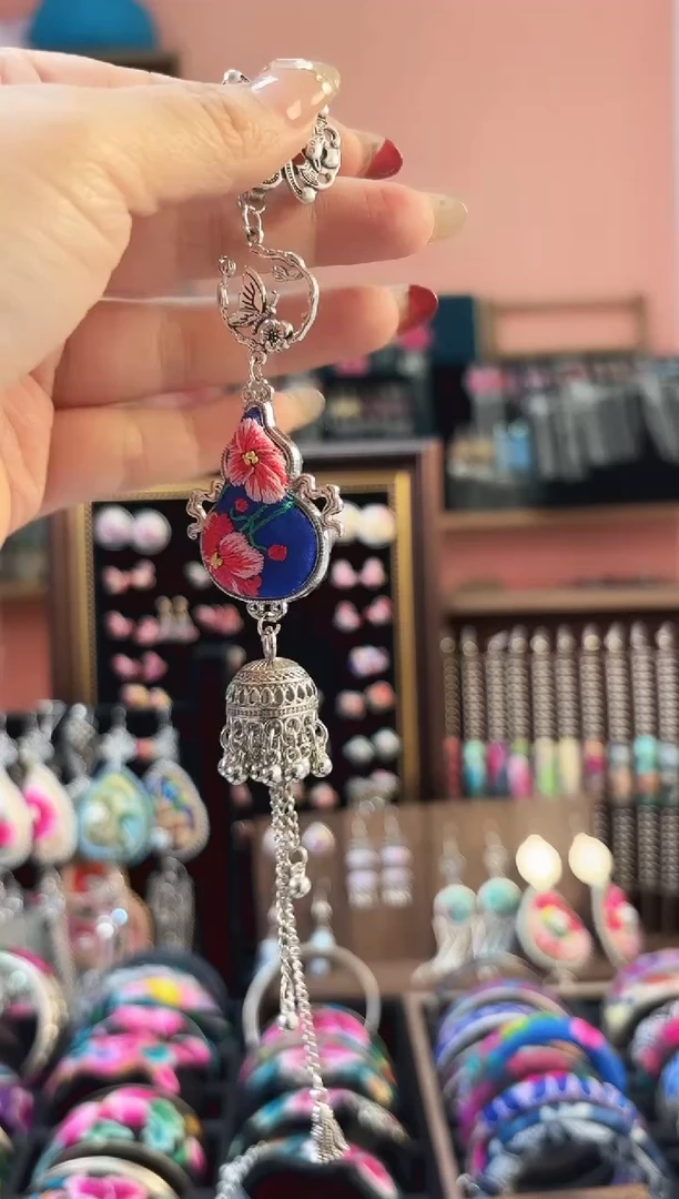 织绣艺枝独绣手工饰品86