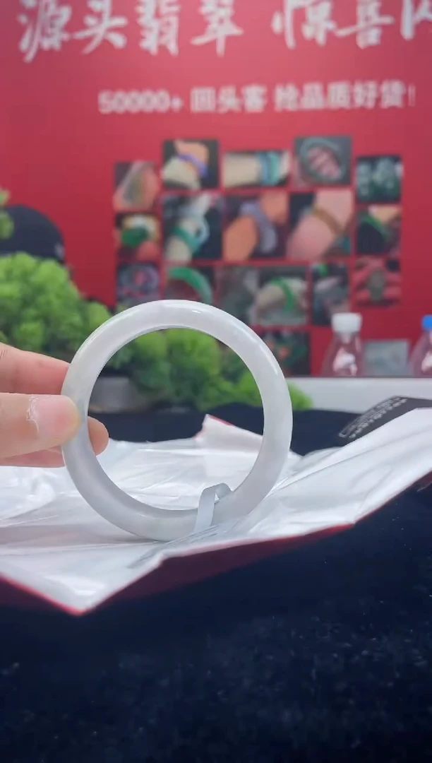 翡翠手镯未镶嵌手镯5