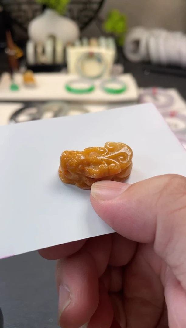 翡翠未镶嵌颈饰1有纹裂