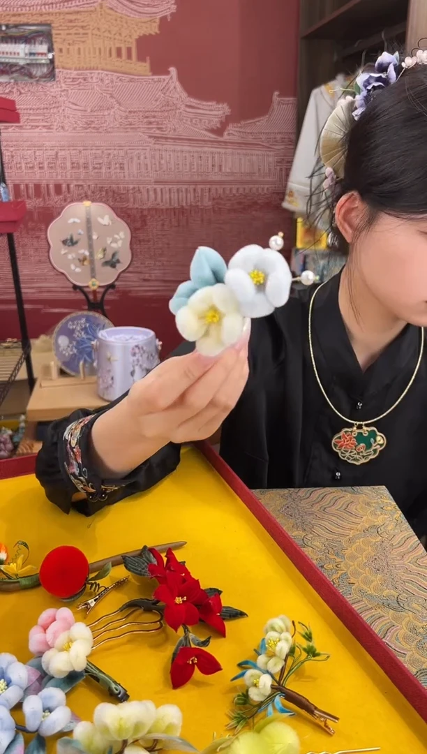 刺绣非遗绒花（发饰）