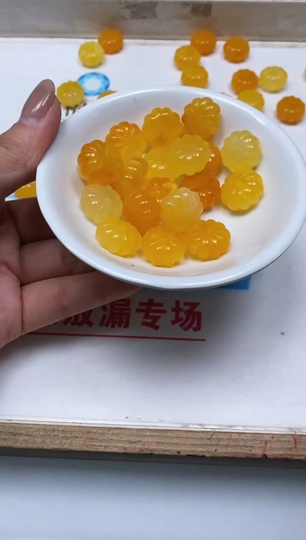 未镶嵌蜜蜡裸石M559 鸡油黄蜜蜡 南瓜花6个9.9元