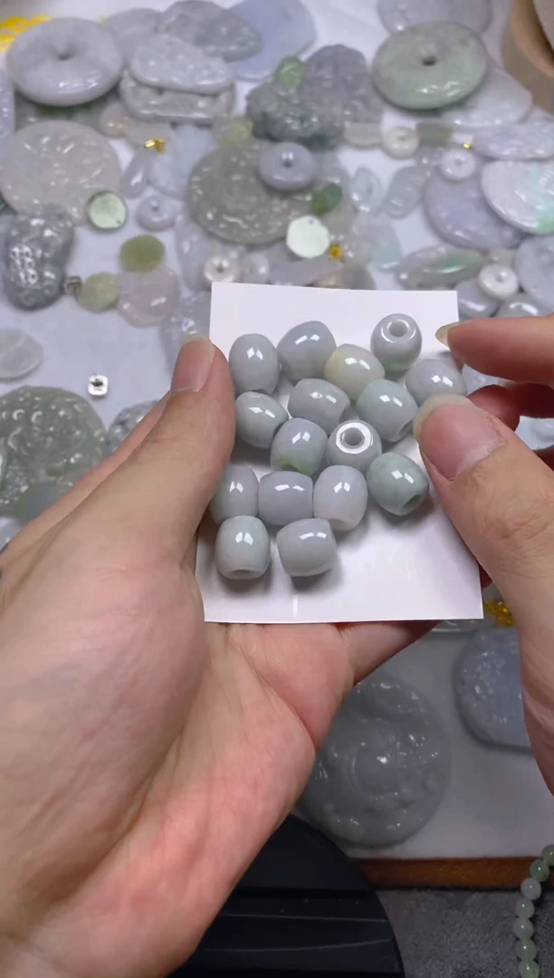 翡翠未镶嵌颈饰66