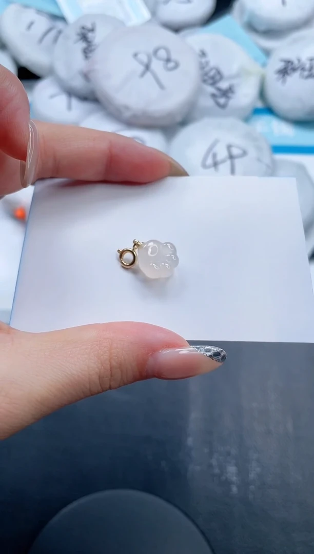 石英质玉未镶嵌颈饰猫爪