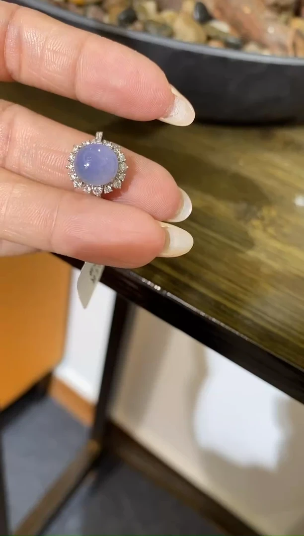 18K金镶嵌戒指翡翠戒指