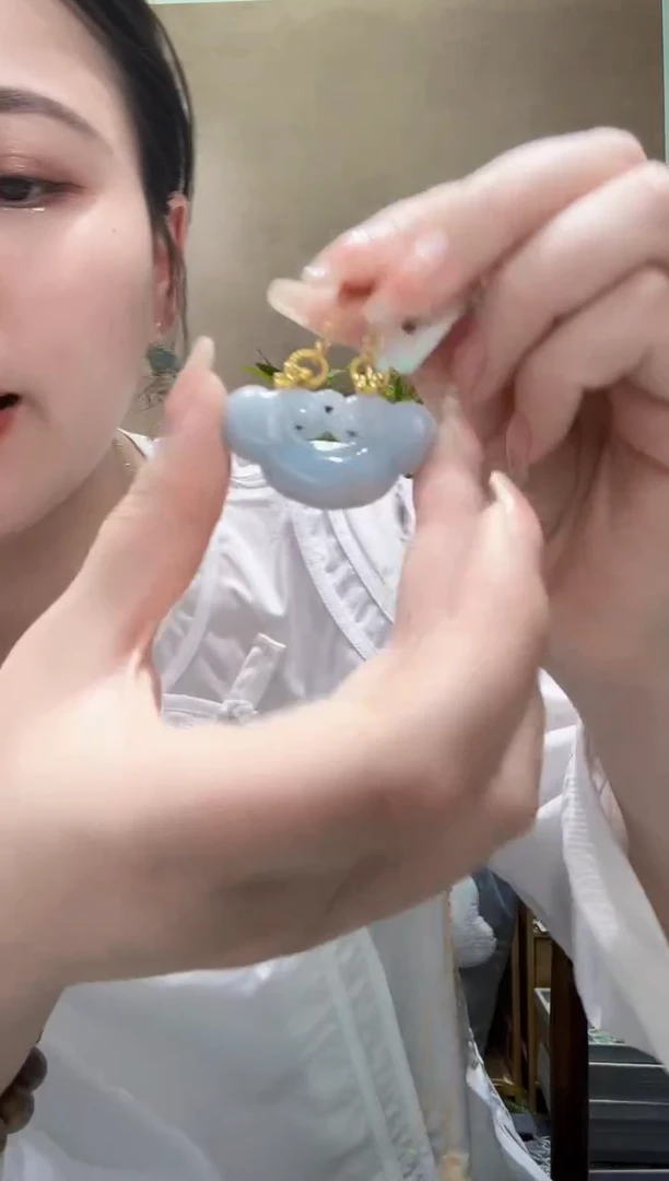 翡翠未镶嵌颈饰吊坠