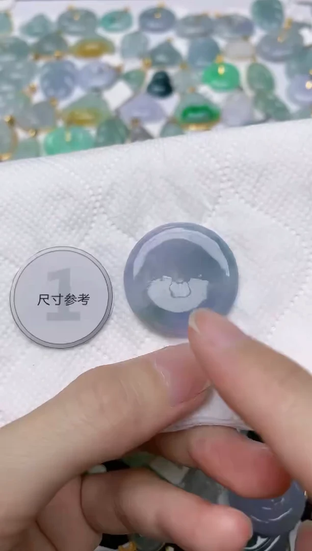 翡翠未镶嵌颈饰天然A货翡翠