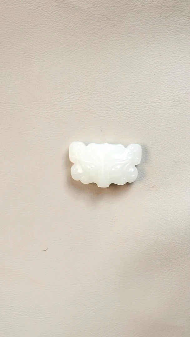 未镶嵌和田玉挂件守护