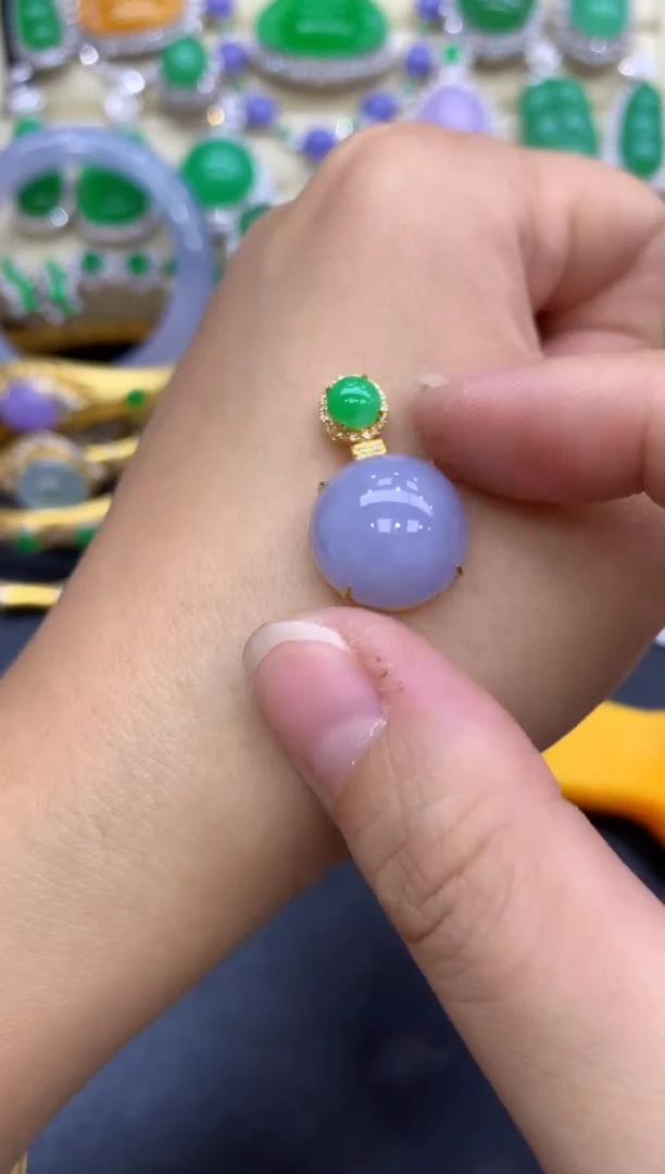 颈饰18K金镶嵌翡翠408-中国好珍宝