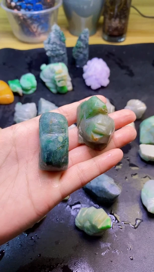 翡翠未镶嵌颈饰天然翡翠009