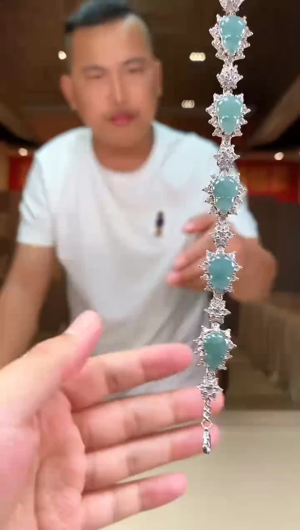 【闪购商品】翡翠颈饰未镶嵌             *88