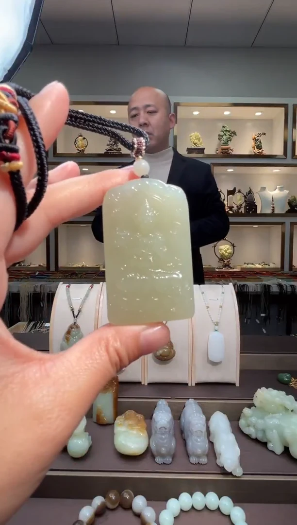 颈饰未镶嵌和田玉苏