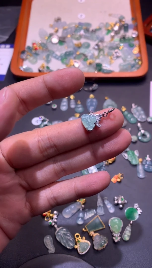 【闪购商品】翡翠吊坠(不含链)银S925镶嵌1