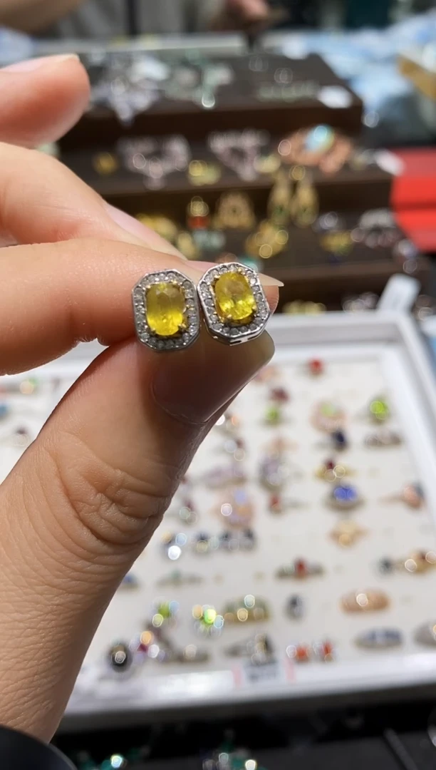 【闪购商品】蓝宝石耳饰银S925镶嵌耳钉