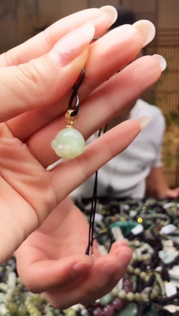 颈饰未镶嵌和田玉多样性发货，拍一发一