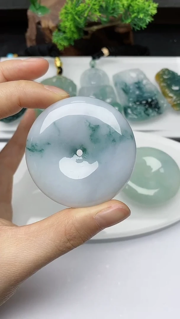 【闪购商品】翡翠颈饰未镶嵌