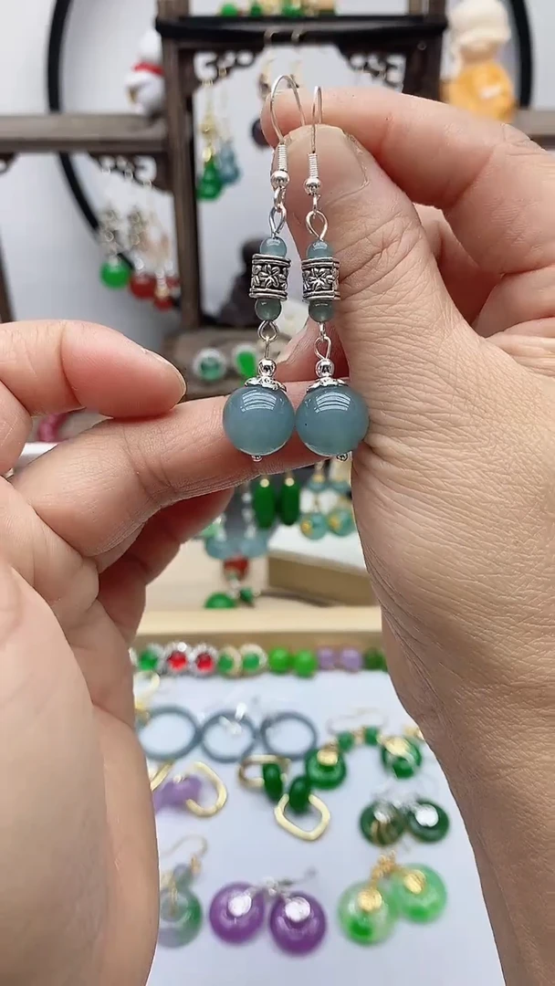 未镶嵌石英质玉（天山翠）耳饰30