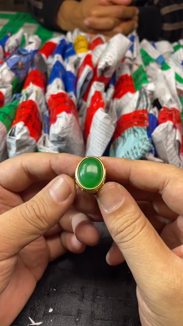 林子收货时尚戒指AA33