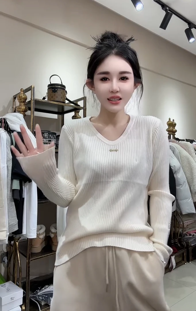欧货2024秋冬新款时髦气质女人设计感V领显瘦百搭长袖针织上衣女