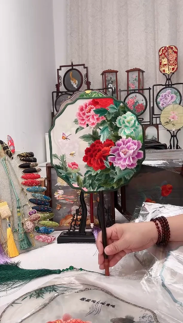 扇子苏绣作品手工团扇