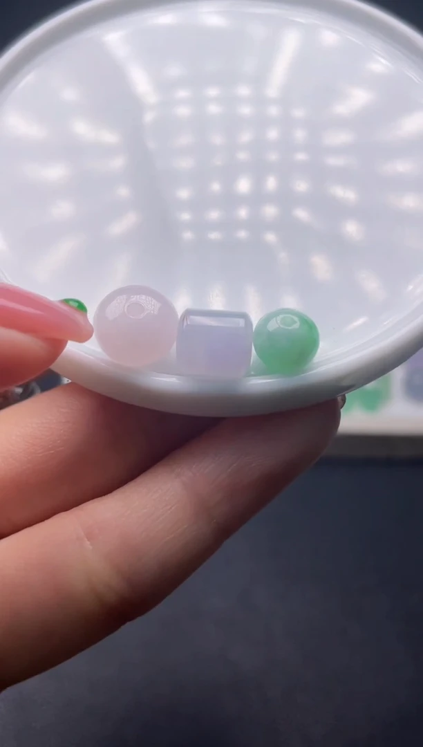 翡翠未镶嵌颈饰啊A136