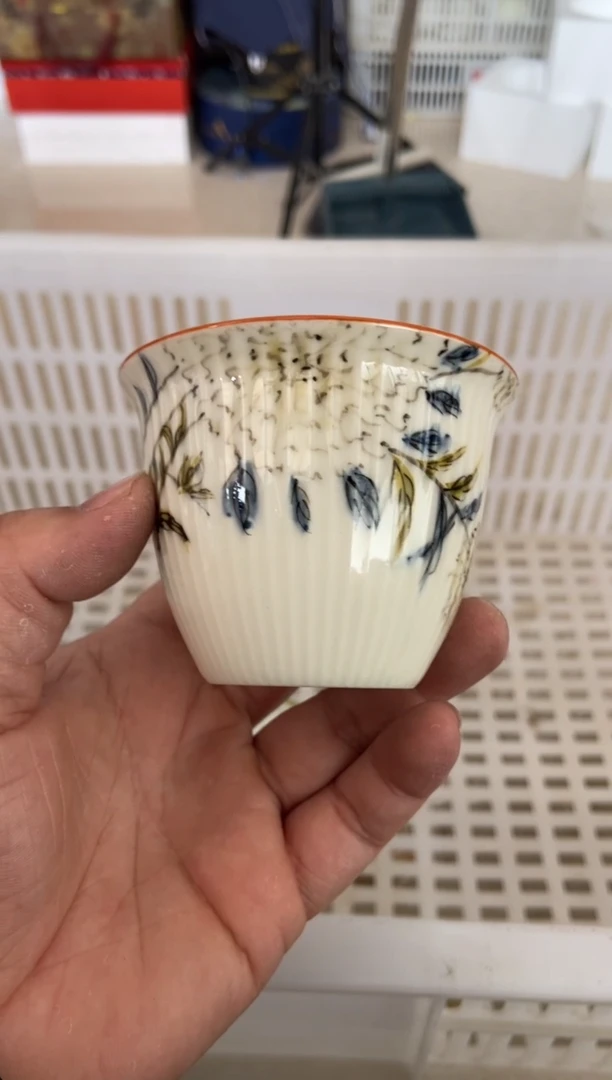 无运费险有瑕疵的摄影的产品有使用过的痕迹有点脏介意勿拍