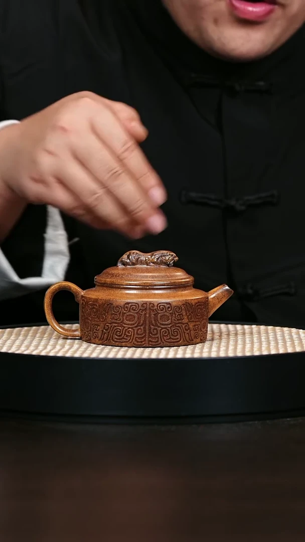 茶壶紫砂卧虎藏龙