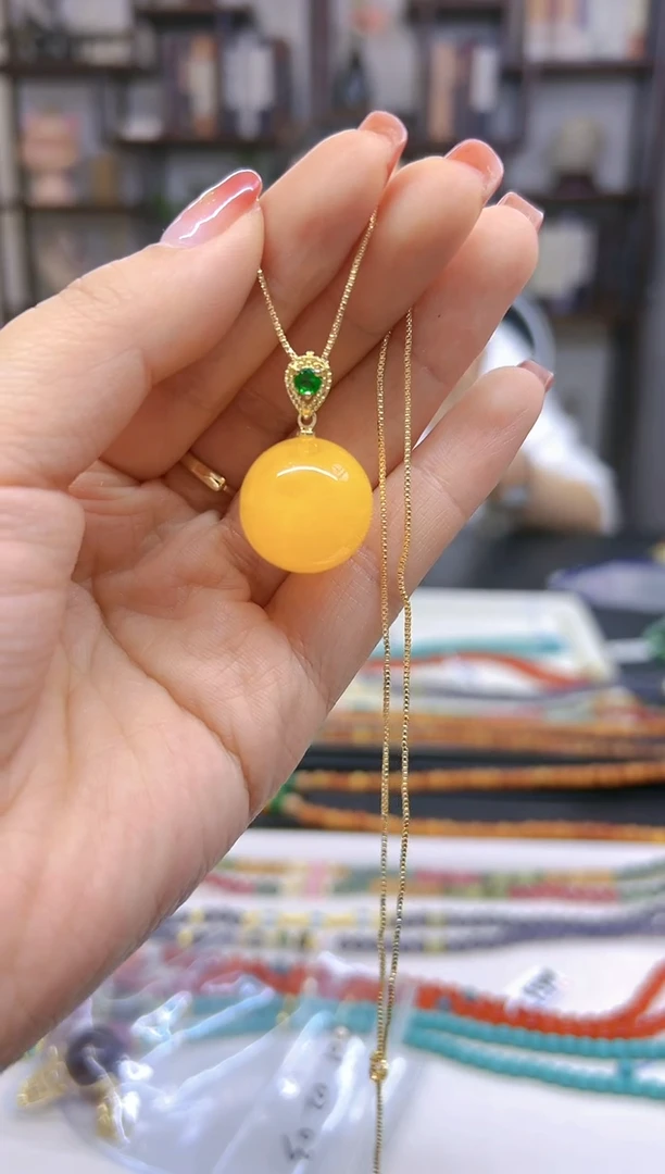 【闪购商品】蜜蜡吊坠(赠链)银S925镀金镶嵌D02