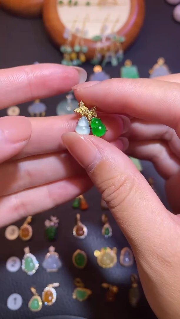 颈饰银S925镶嵌翡翠a货翡翠