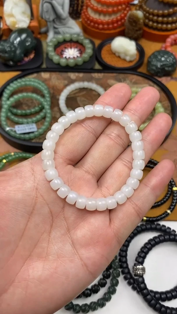 和田玉未镶嵌颈饰手串