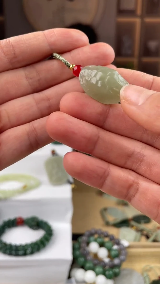 颈饰未镶嵌和田玉拍一发一，多样性发货