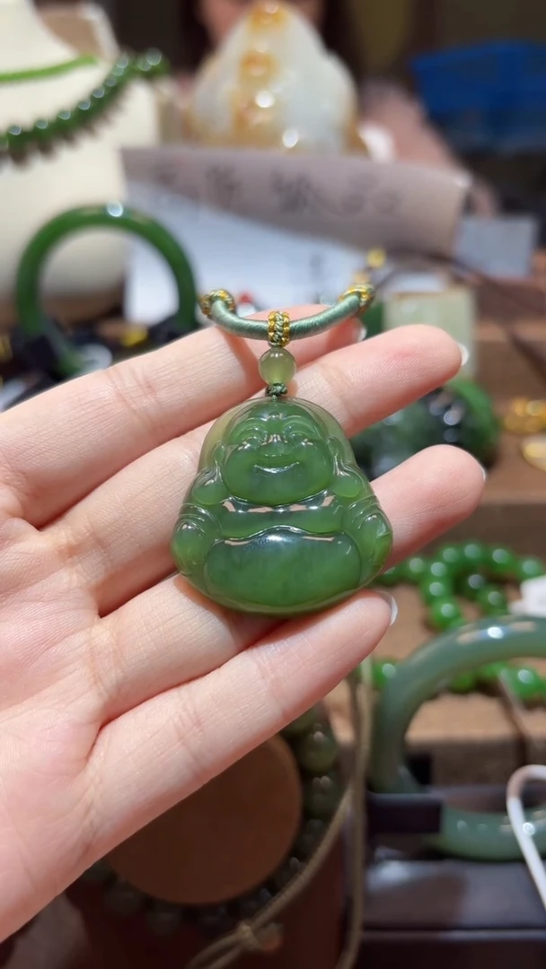 颈饰未镶嵌和田玉（碧玉）1