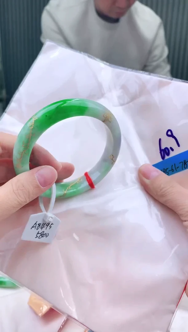 未镶嵌手镯翡翠60+