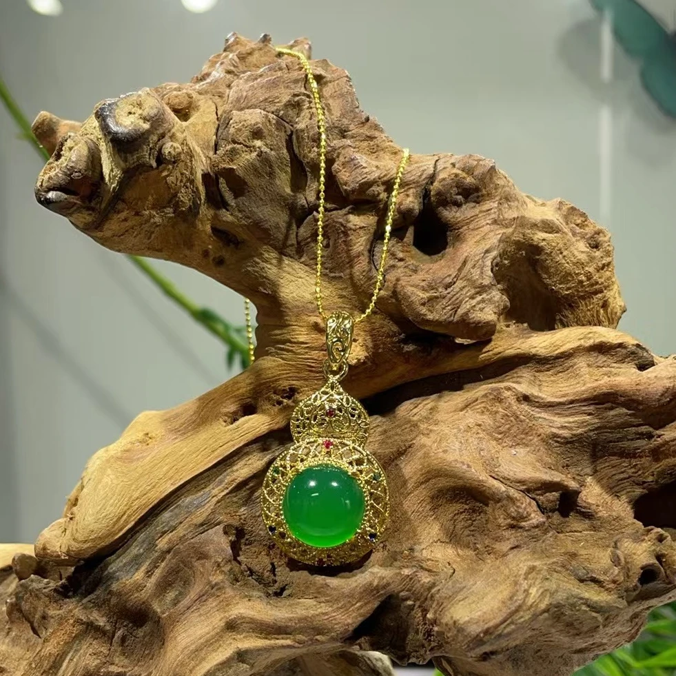 玛瑙葫芦吊坠气质