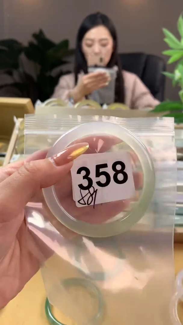 【闪购商品】玛瑙/玉髓手镯未镶嵌358