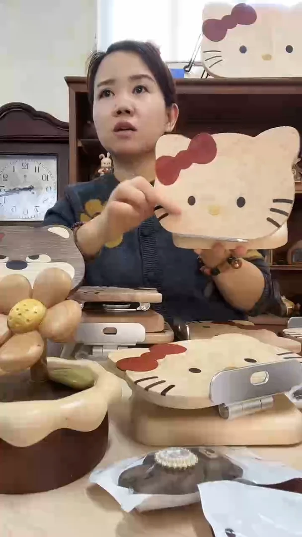 木凯蒂猫支架  瑕疵  编号735