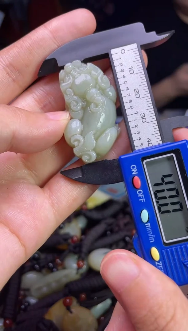 未镶嵌和田玉挂件1