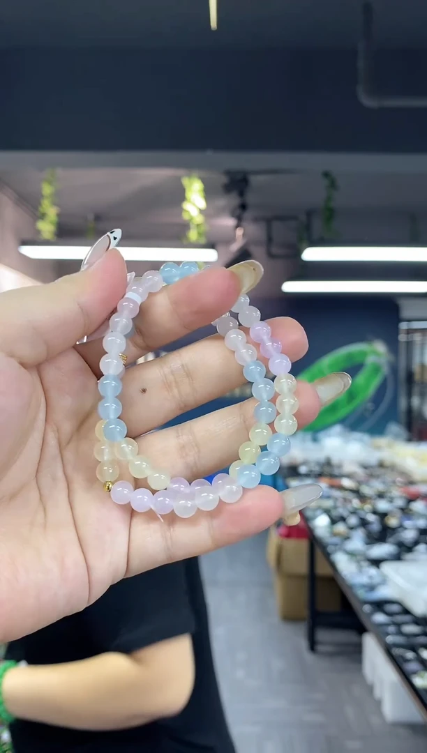 未镶嵌绿柱石（摩根石）手链多样性发其一颜色微差