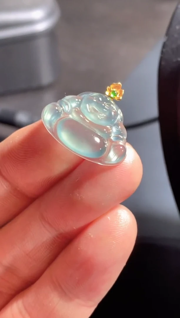 颈饰18K金镶嵌翡翠