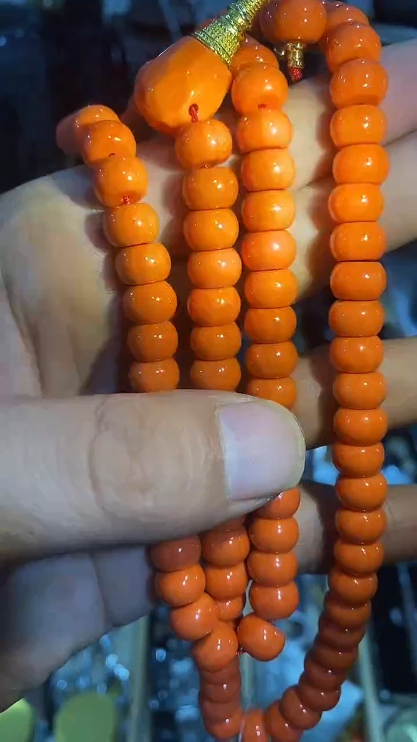 瓷片闪购商品  如图所示