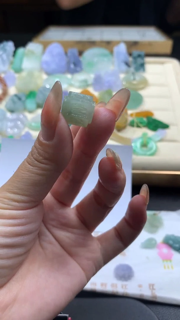 【闪购商品】定制翡翠未镶嵌翡翠
