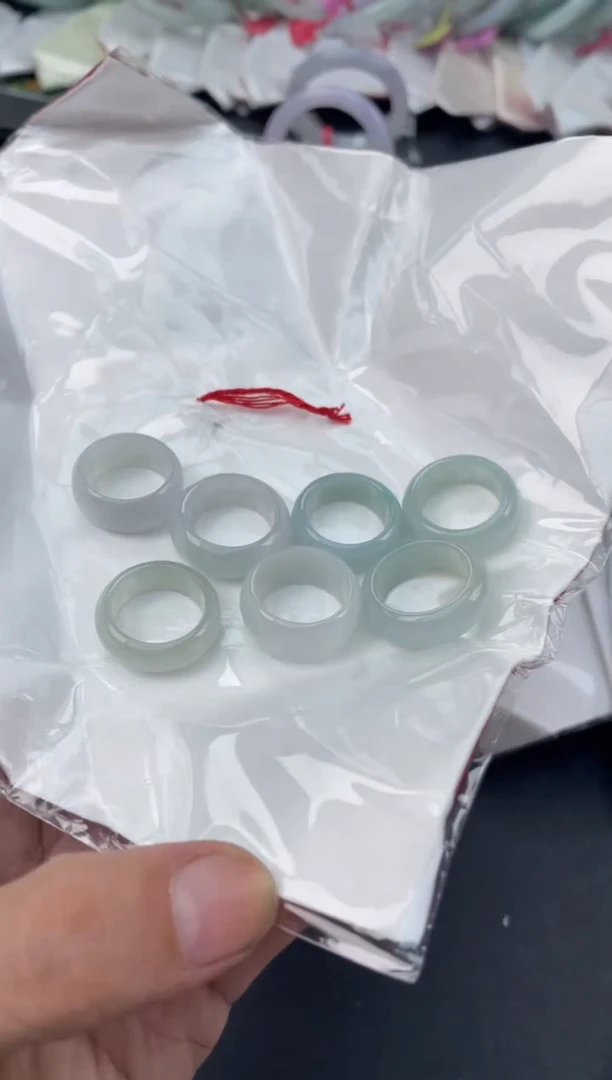 未镶嵌戒指翡翠1