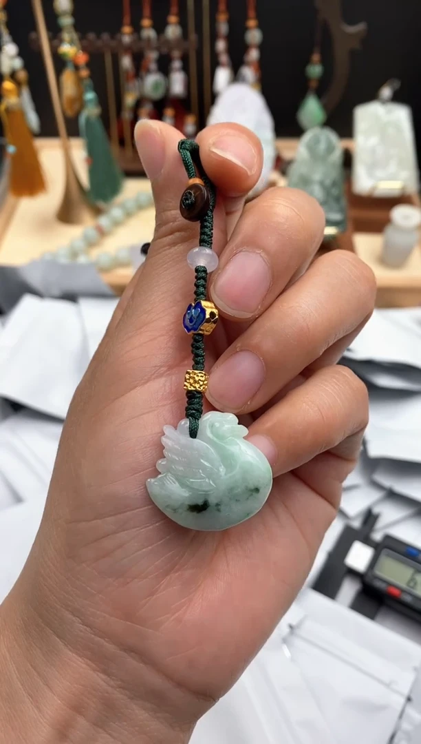 【闪购商品】翡翠颈饰未镶嵌天鹅