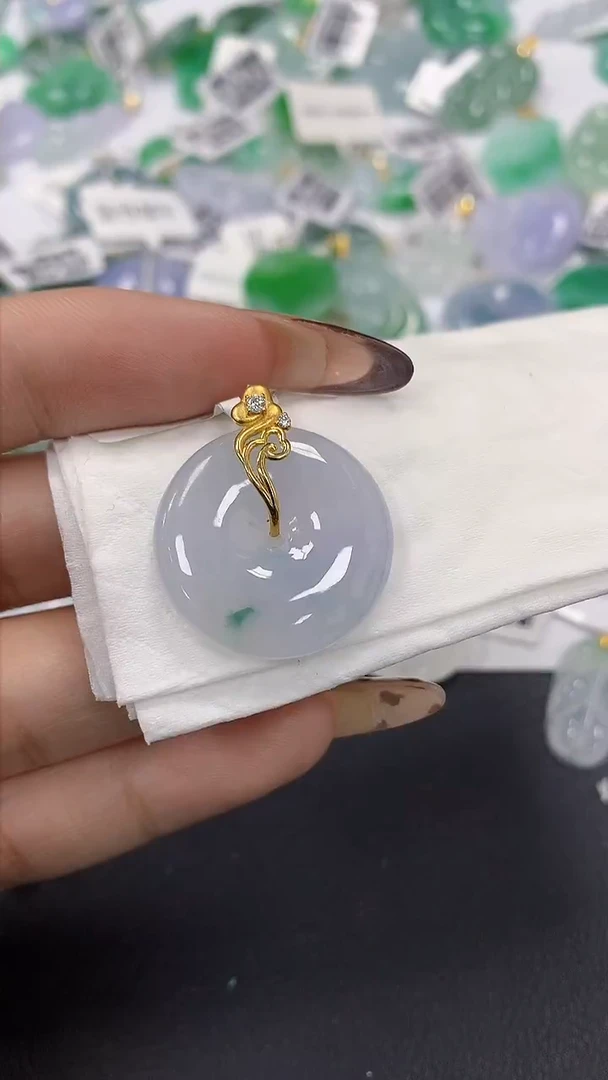 颈饰18K金镶嵌翡翠a货假一赔三支持复检百元上9元证书费自理