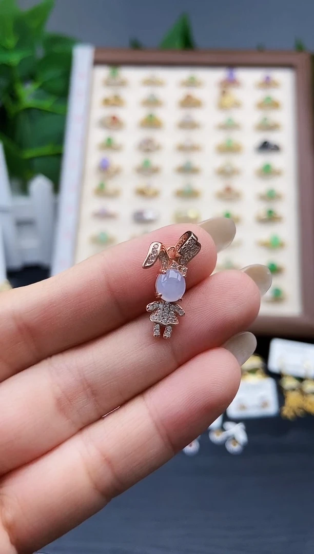 颈饰银S925镶嵌翡翠k****灵1