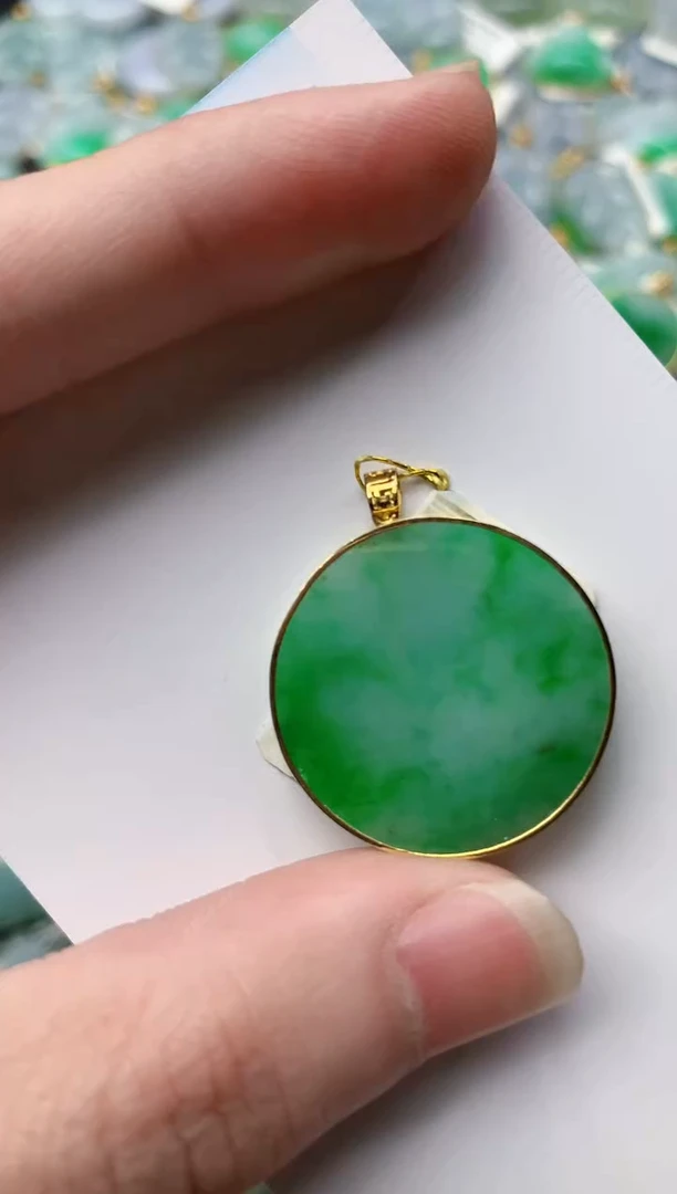 【闪购商品】翡翠颈饰18K金镶嵌64..........