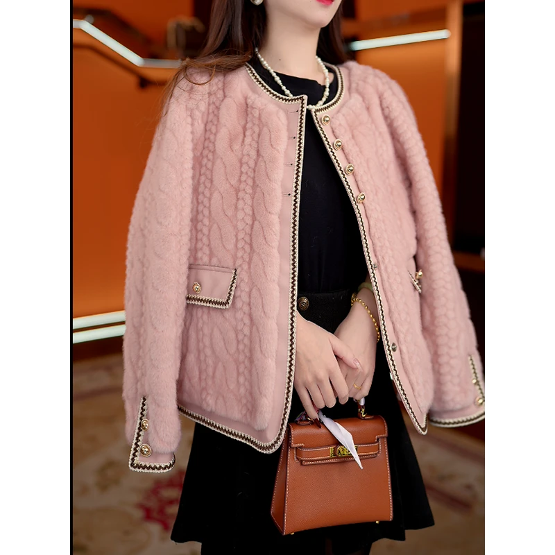 X洋气减龄轻奢短外套2025冬季新款气质时尚高级感保暖上衣