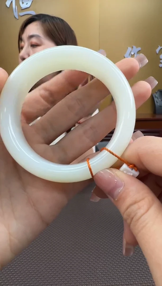 【闪购商品】和田玉手镯未镶嵌56